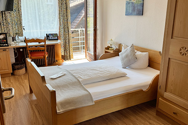 Einzelzimmer mit Balkon