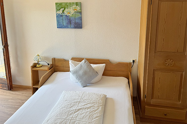 Einzelzimmer mit Balkon